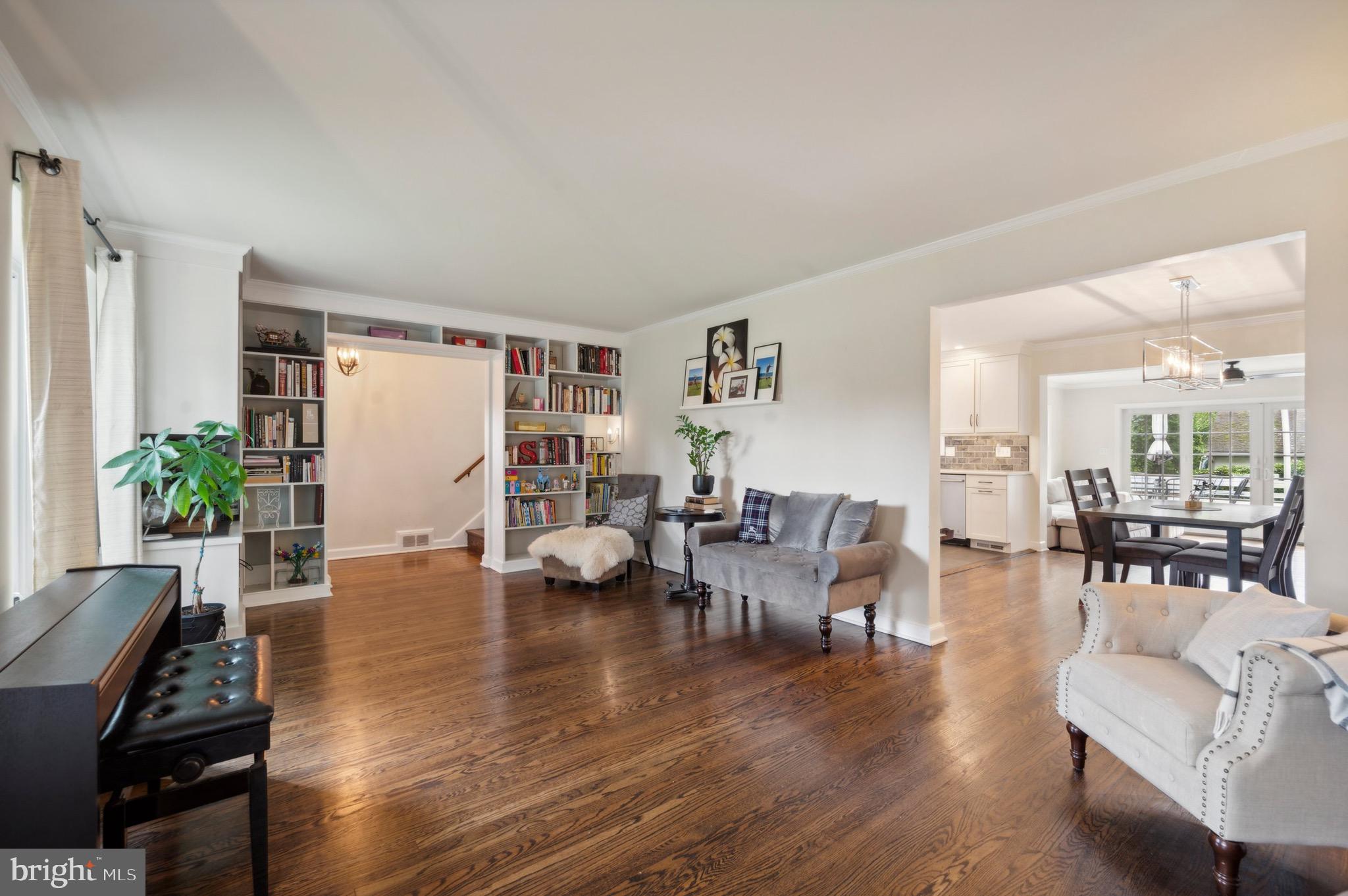 412 Red Leaf Road Wynnewood, PA 19096 - Photo 5 of 20 Living room