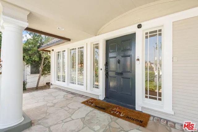 a view of a bedroom with a wardrobe space