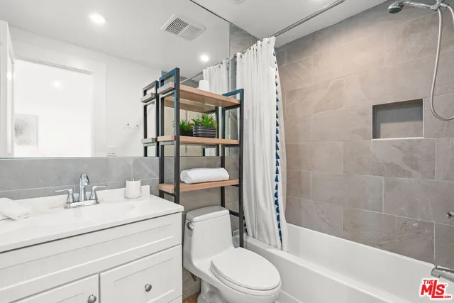 $1,779,000 | 1107 South St Andrews Place, Los Angeles, CA 90019