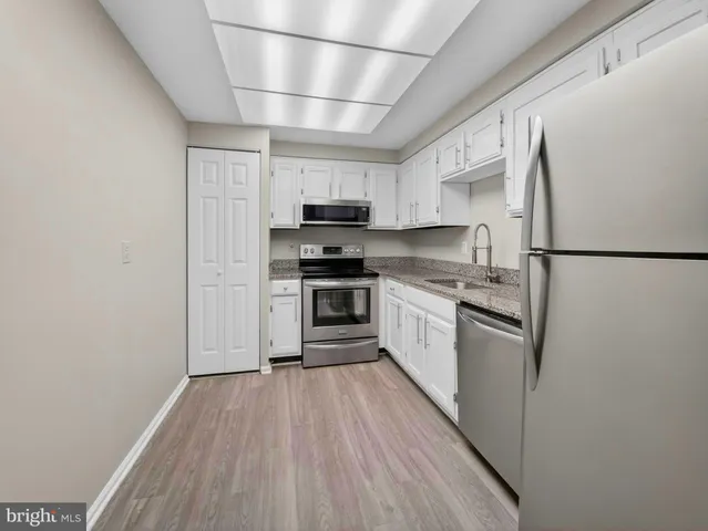 $2,900 | 7680 Tremayne Place, Unit 308, McLean, VA 22102