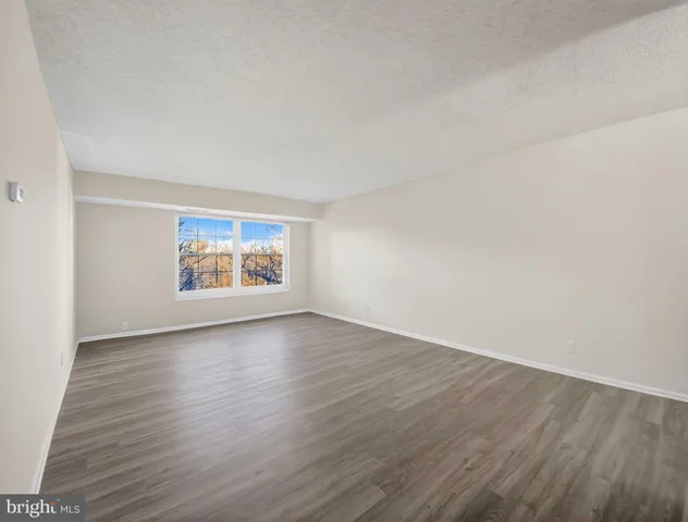 $2,900 | 7680 Tremayne Place, Unit 308, McLean, VA 22102