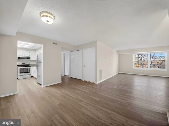 $2,900 | 7680 Tremayne Place, Unit 308, McLean, VA 22102