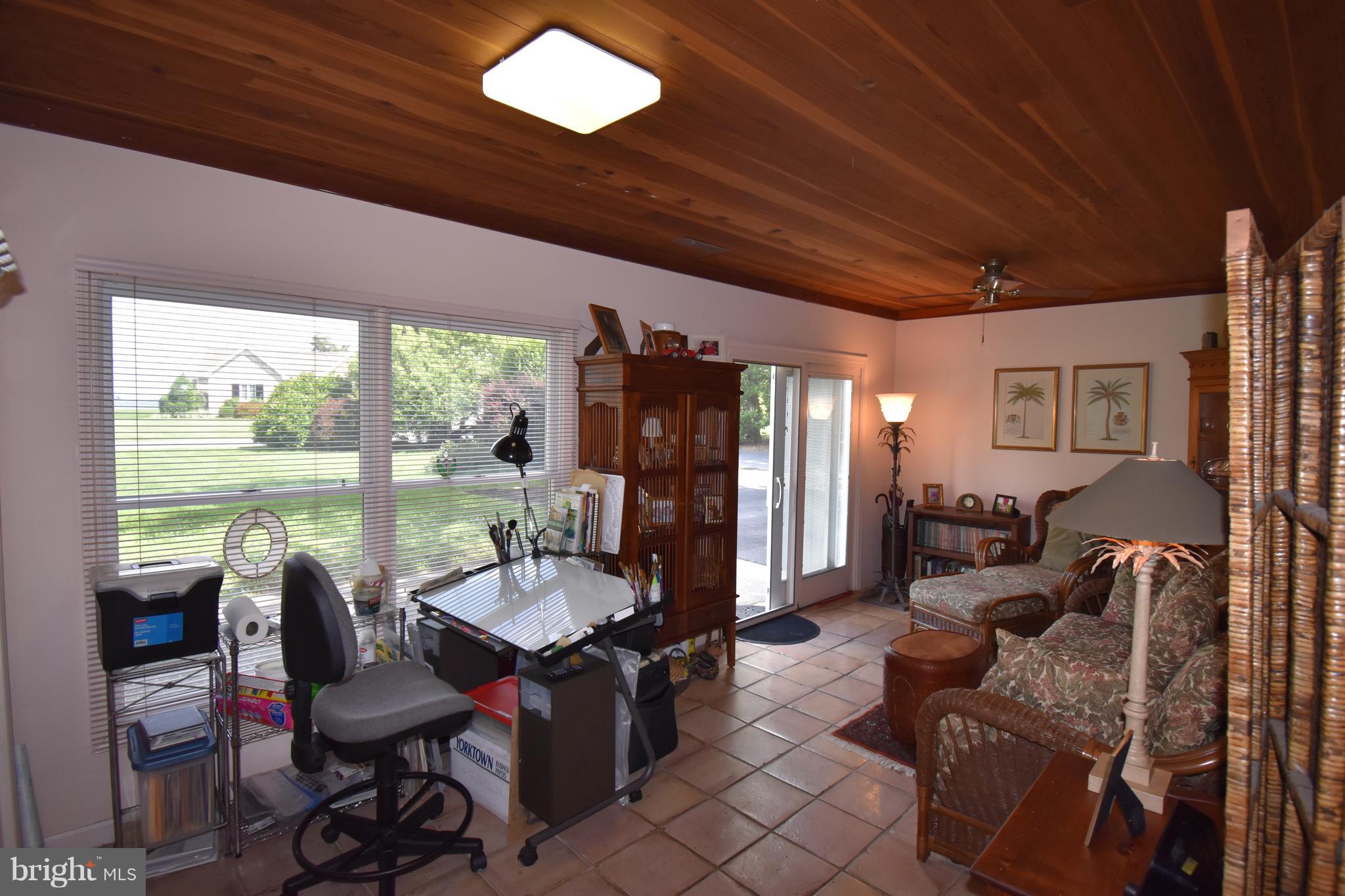 7 Hatsawap Road Cambridge, MD 21613 - Photo 18 of 36 Studio and sunroom