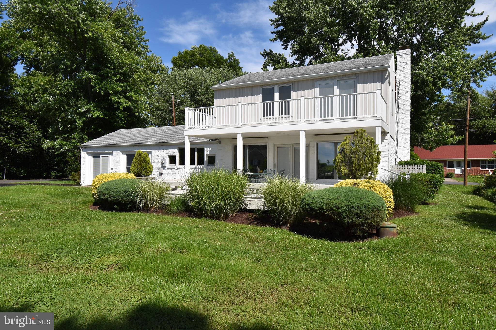 7 Hatsawap Road Cambridge, MD 21613 - Photo 3 of 36 Upper deck off master bedroom