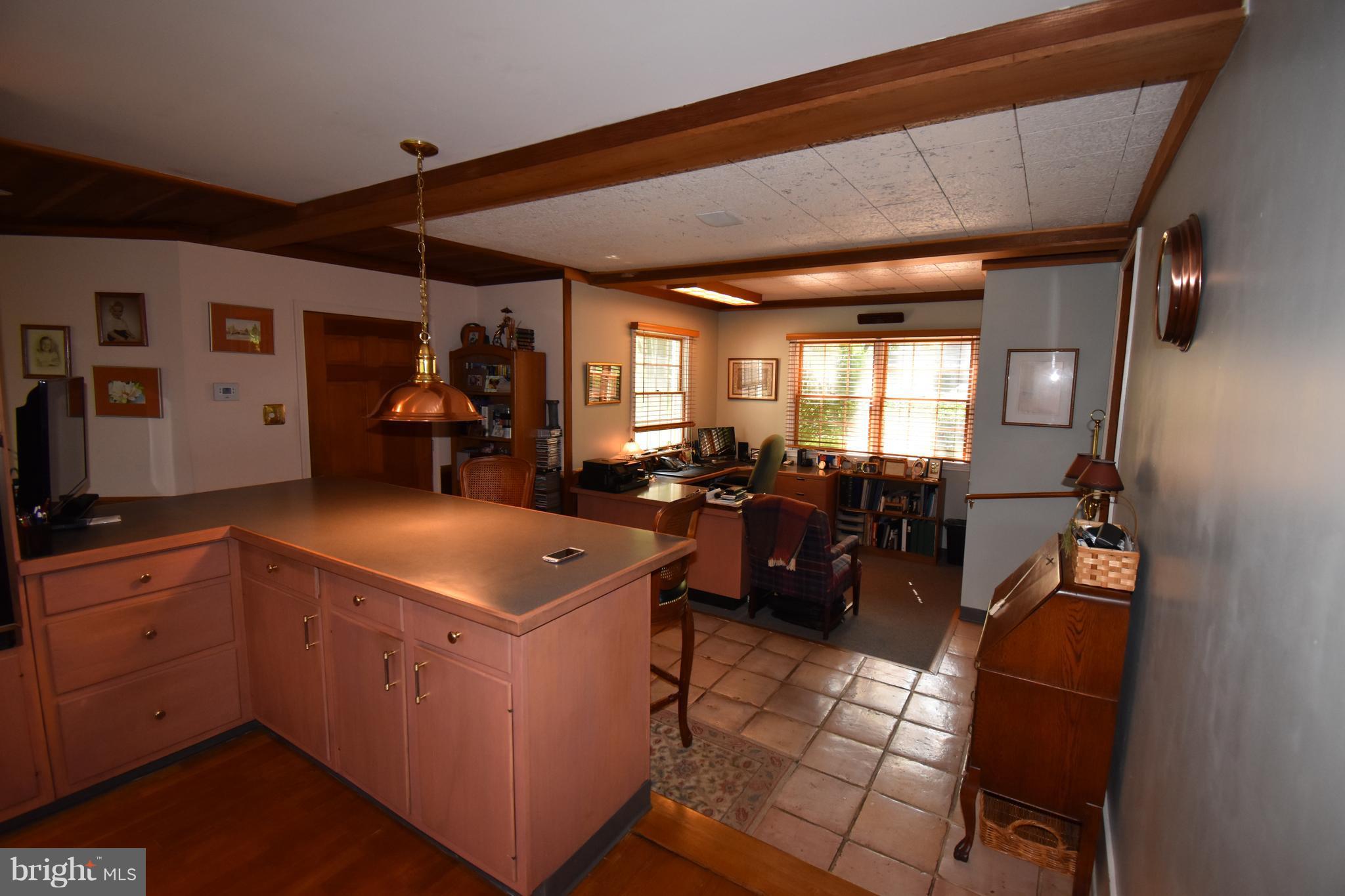 7 Hatsawap Road Cambridge, MD 21613 - Photo 23 of 36 Office adj. kitchen