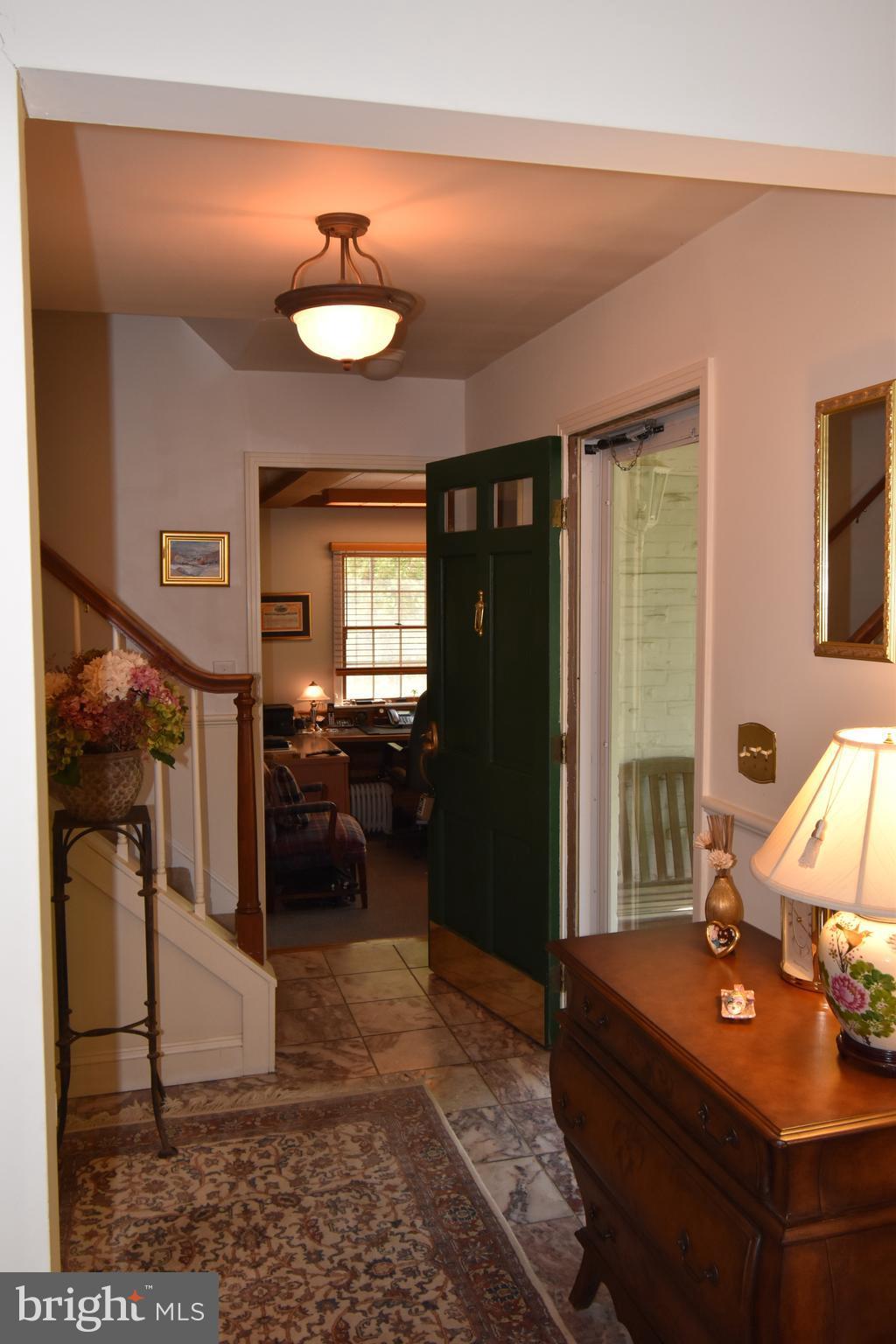 7 Hatsawap Road Cambridge, MD 21613 - Photo 10 of 36 Entrance hall