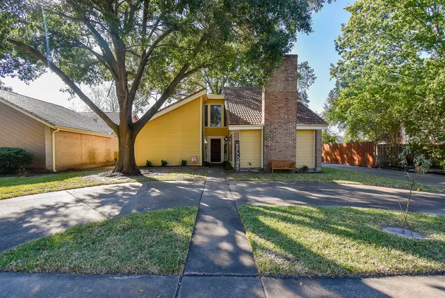 $250,000 | 6023 Elkwood Forest Drive, Houston, TX 77088