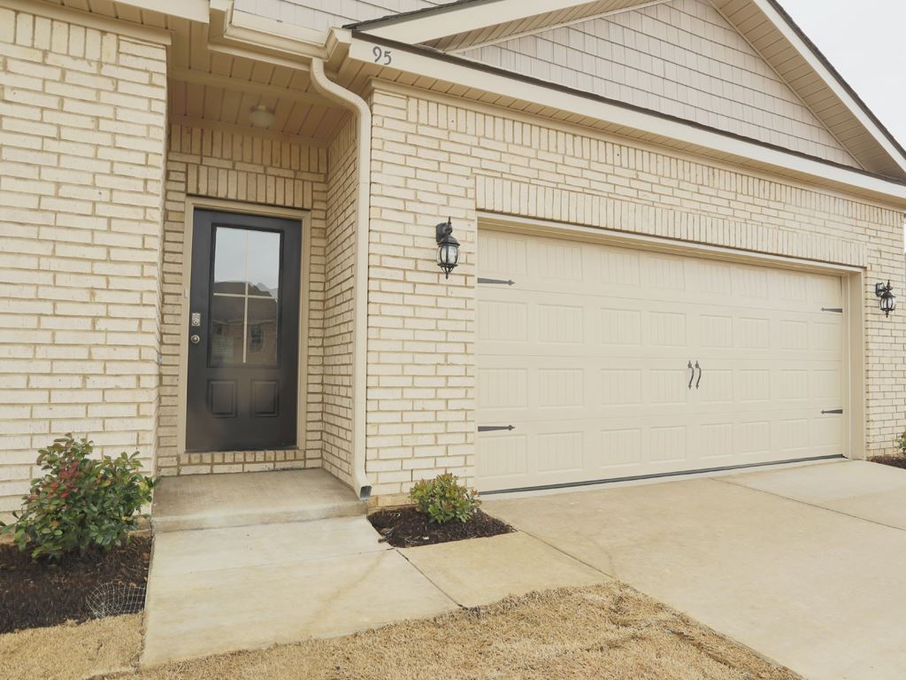 5303 Crossfield Road Memphis, TN 38109 - Photo 2 of 18