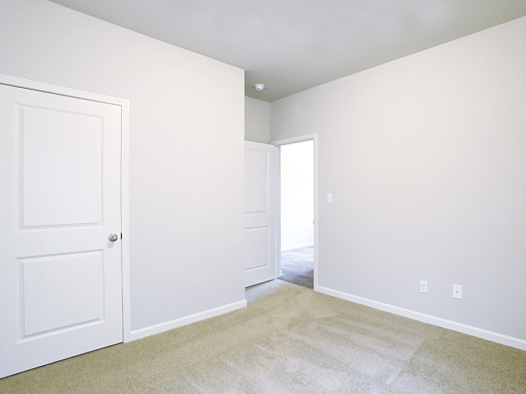 5303 Crossfield Road Memphis, TN 38109 - Photo 12 of 18