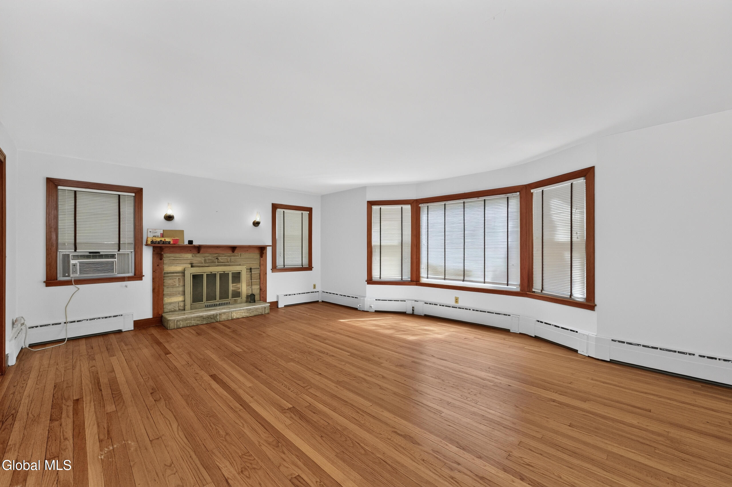 611 Brunswick Road Brunswick, NY 12180 - Photo 11 of 40 Livingroom