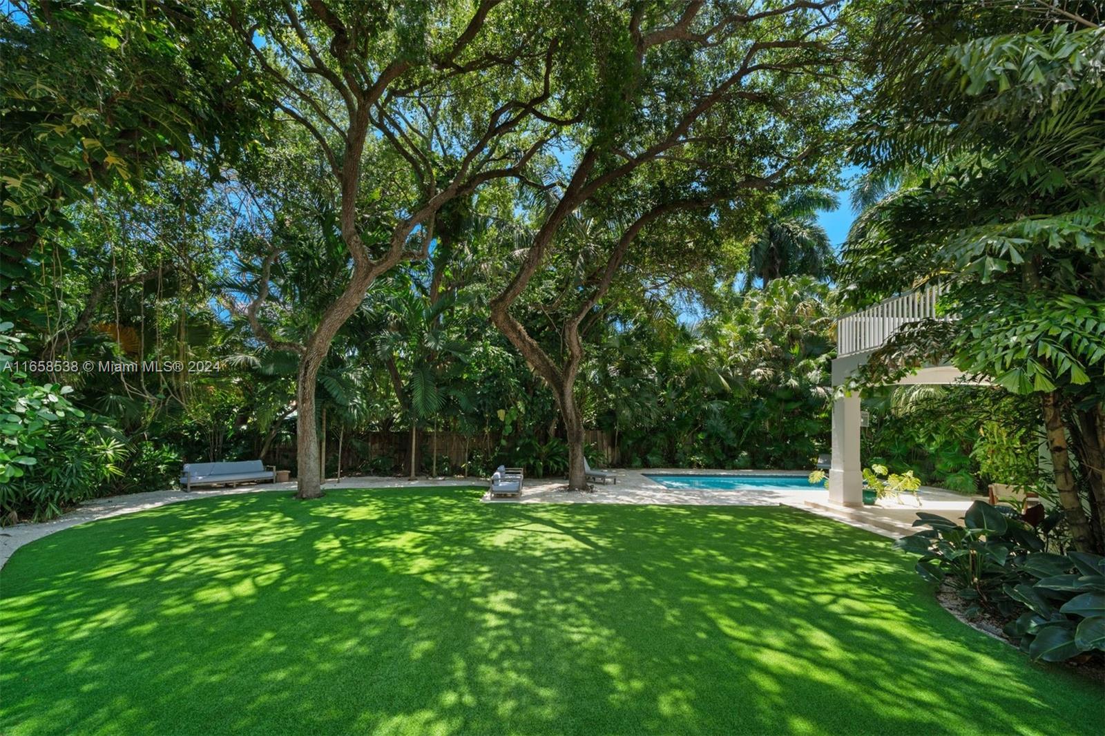 4050 Battersea Road Coconut Grove, FL 33133 - Photo 35 of 40 a view of green field