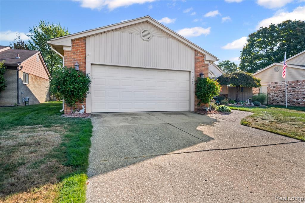 47340 Chrys Road Macomb, MI 48044 - Photo 4 of 33
