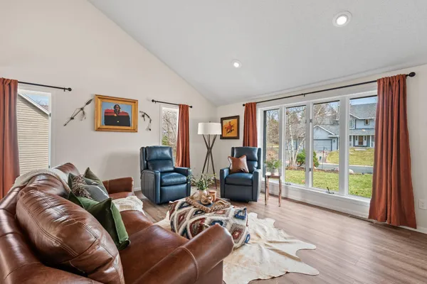 $784,000 | 3617 Tanglewood Court, Eagan, MN 55123