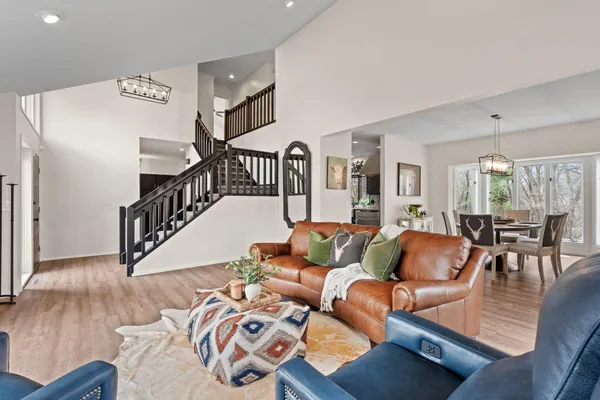 $784,000 | 3617 Tanglewood Court, Eagan, MN 55123