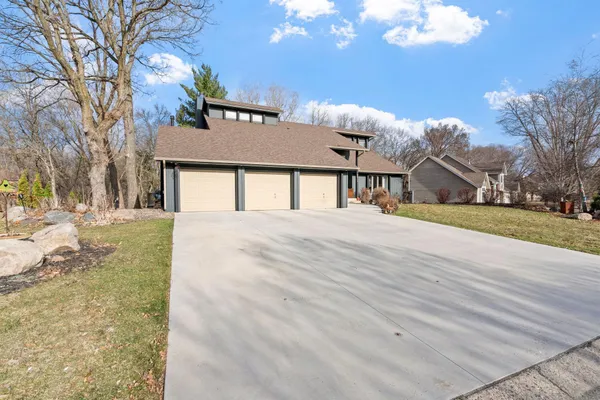 $784,000 | 3617 Tanglewood Court, Eagan, MN 55123