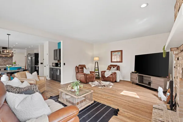 $784,000 | 3617 Tanglewood Court, Eagan, MN 55123