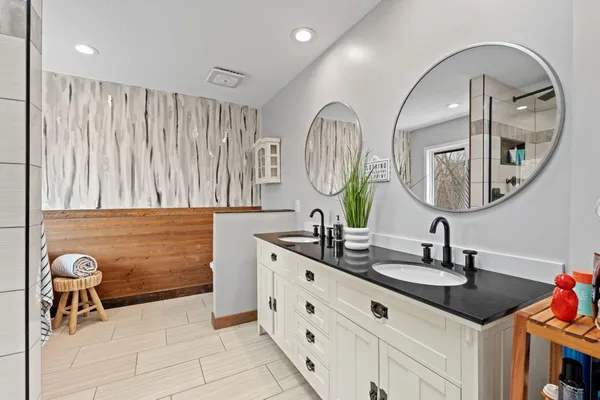 $784,000 | 3617 Tanglewood Court, Eagan, MN 55123