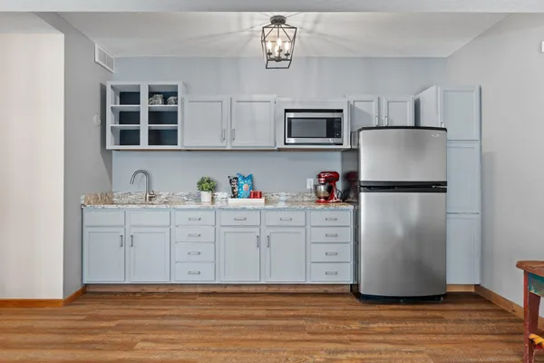 $784,000 | 3617 Tanglewood Court, Eagan, MN 55123