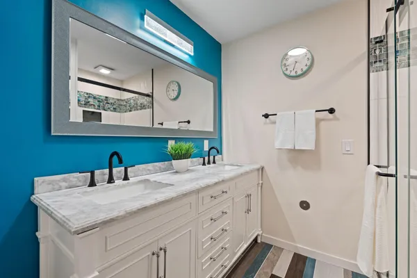 $784,000 | 3617 Tanglewood Court, Eagan, MN 55123