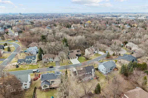 $784,000 | 3617 Tanglewood Court, Eagan, MN 55123