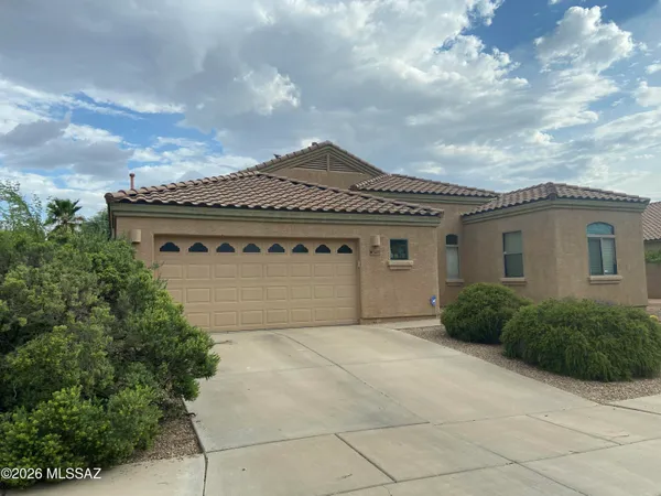 $1,950 | 6487 West Castle Pines Way, Tucson, AZ 85757