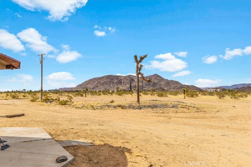 59724 Stearman Road Landers, CA 92285 - Photo 27 of 38