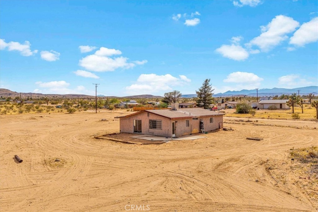 59724 Stearman Road Landers, CA 92285 - Photo 33 of 38 a view of a ocean