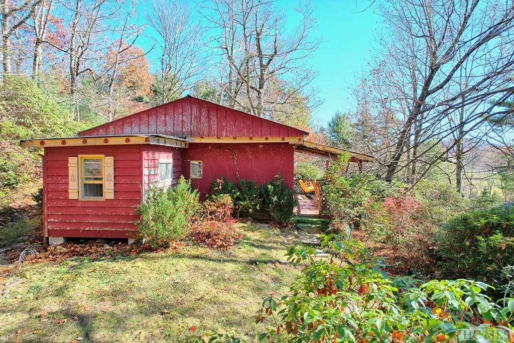 6923 Dillard Road Scaly Mountain, NC 28775 - Photo 6 of 15 Gallery Image 6