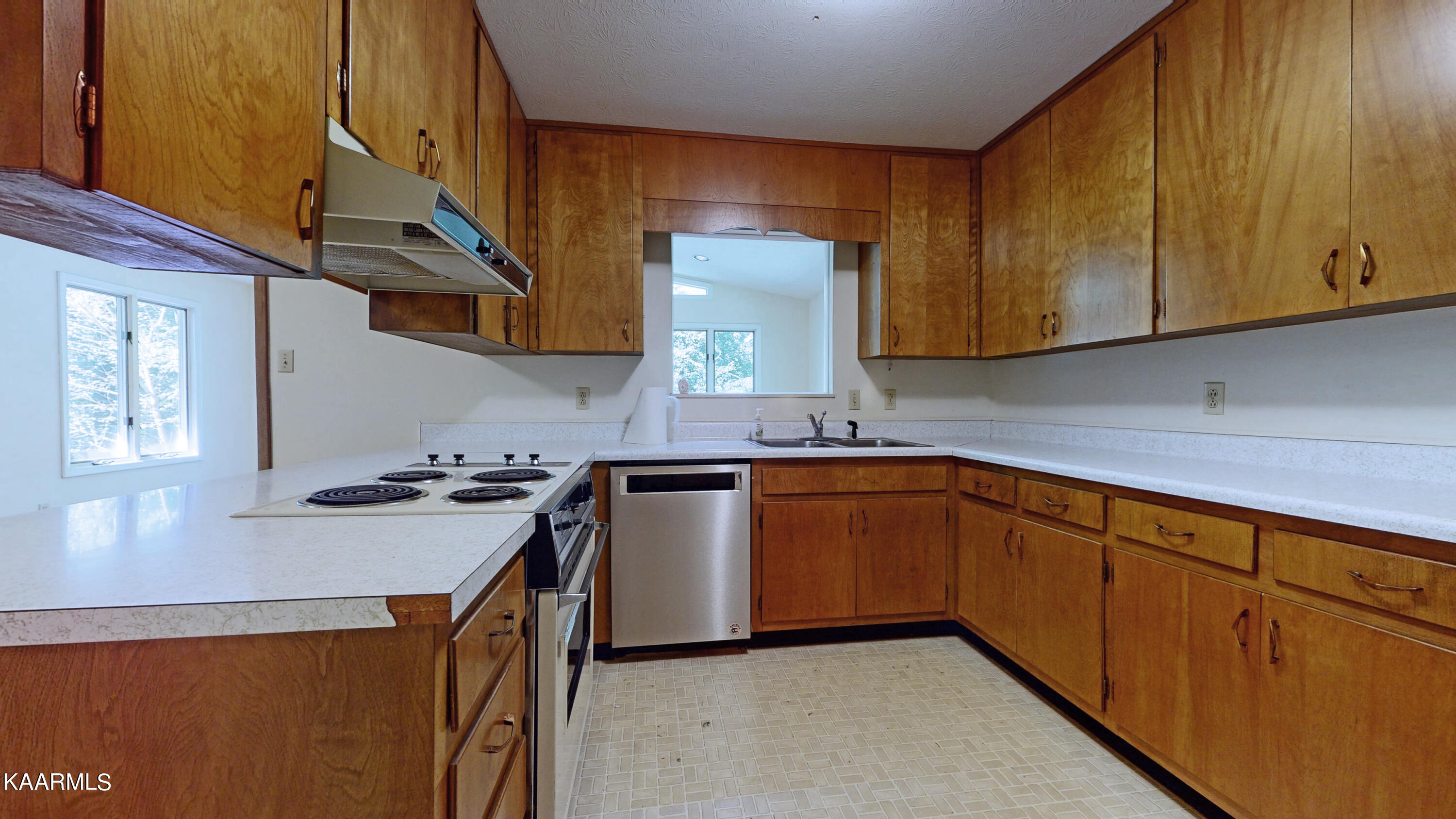 105 Netherlands Road Oak Ridge, TN 37830 - Photo 12 of 32 105-12