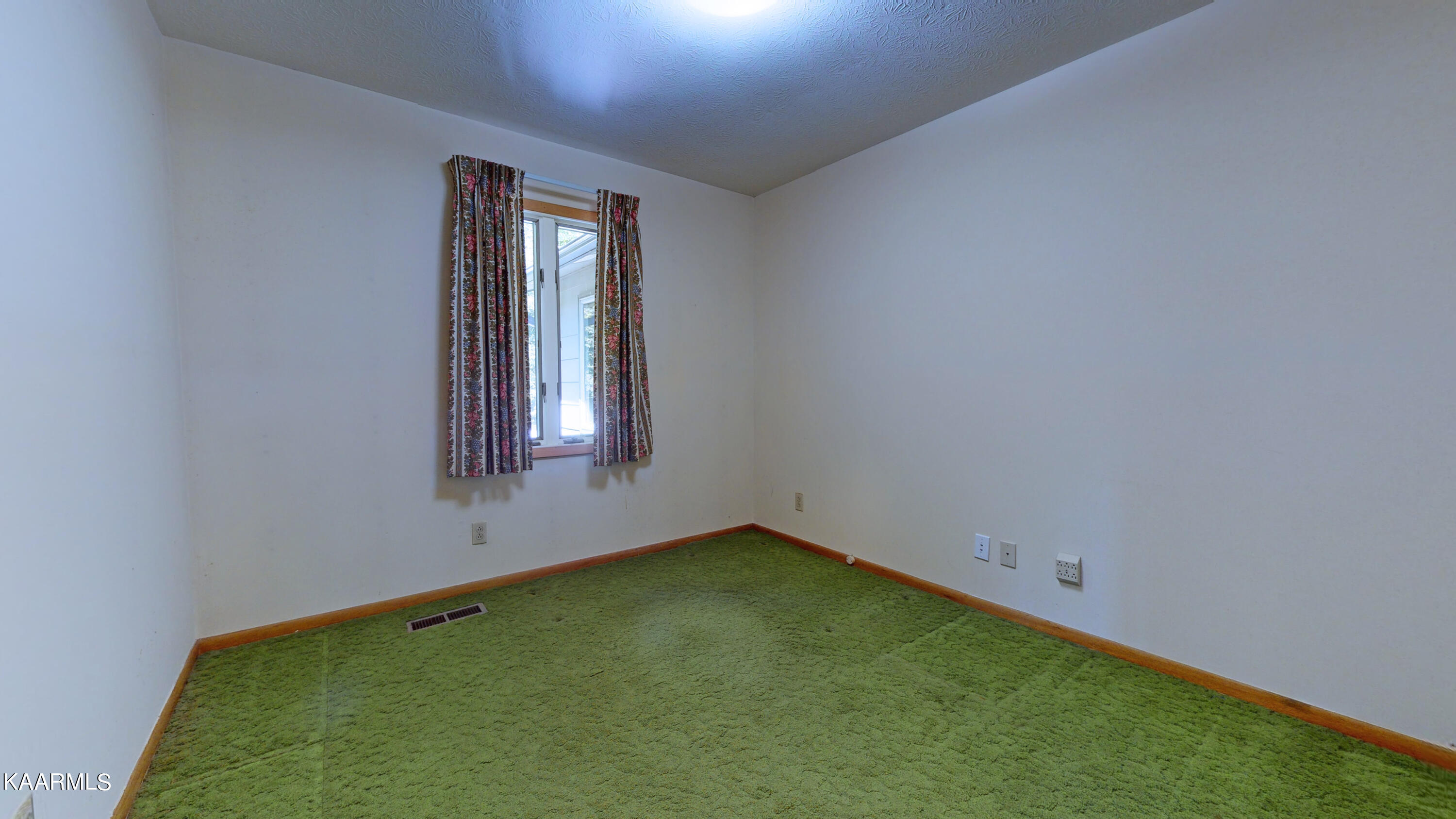 105 Netherlands Road Oak Ridge, TN 37830 - Photo 18 of 32 105-18