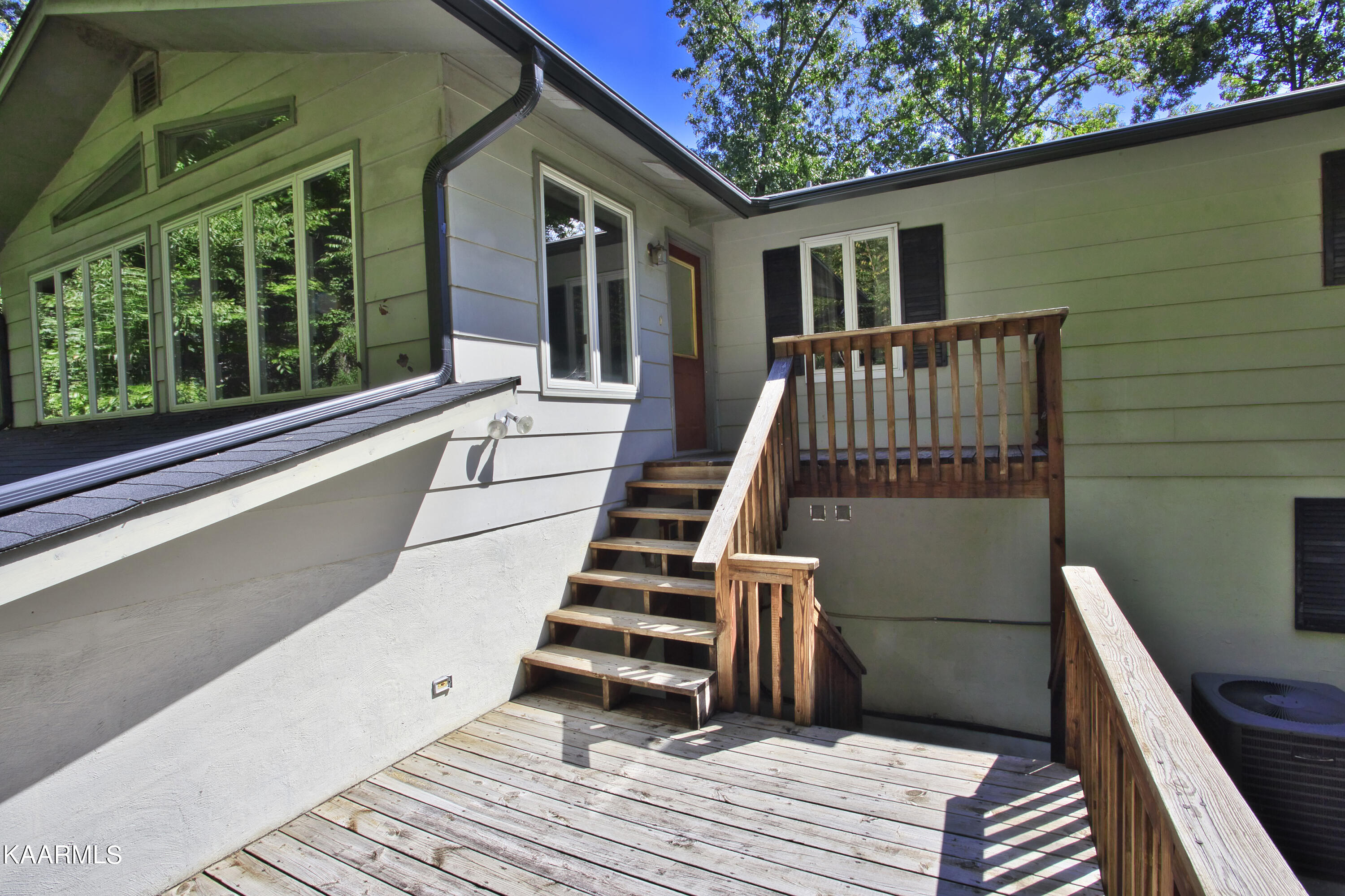 105 Netherlands Road Oak Ridge, TN 37830 - Photo 5 of 32 105-5