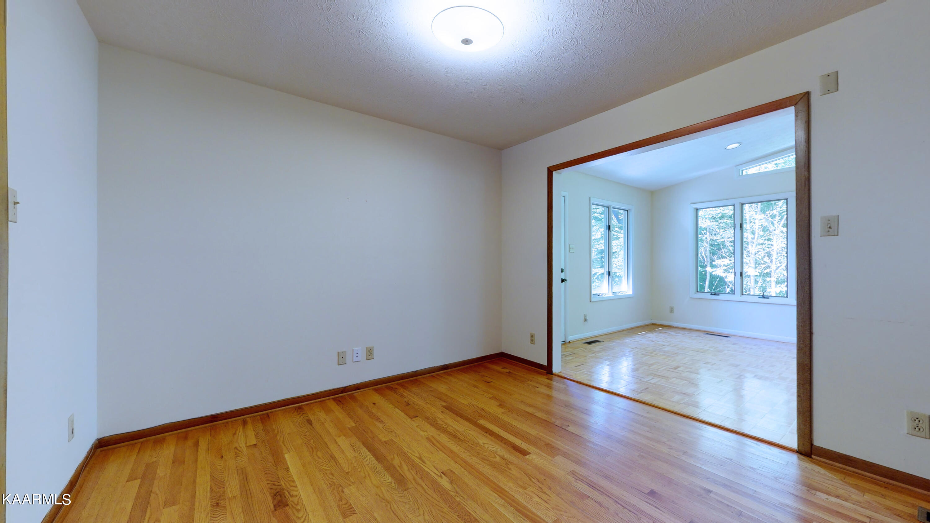 105 Netherlands Road Oak Ridge, TN 37830 - Photo 10 of 32 105-10