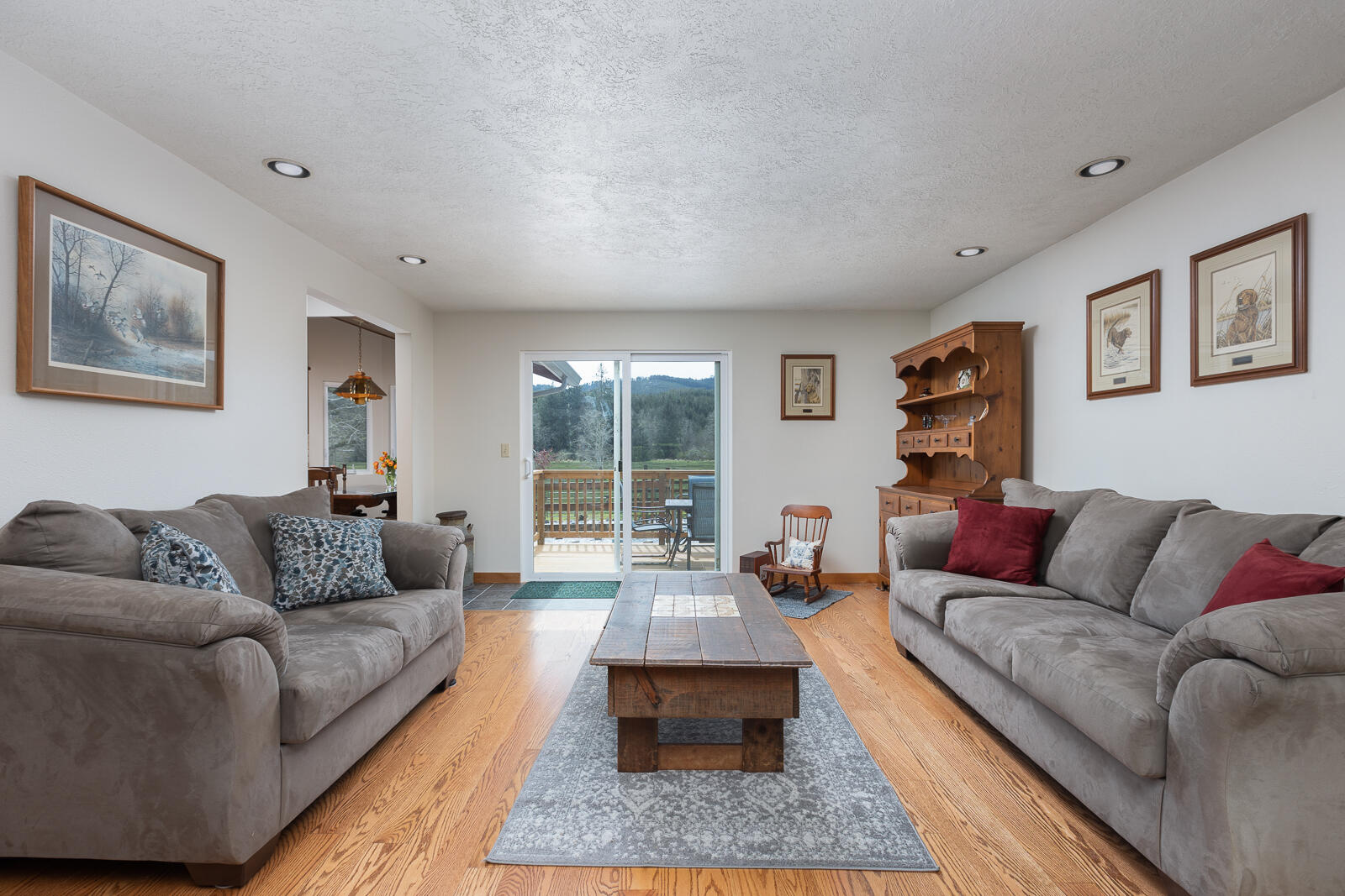 17775 Sandlake Road Cloverdale, OR 97112 - Photo 6 of 39 Living Room