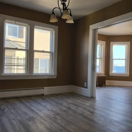 $1,875 | 517-519 2nd Street, Unit 2, Fall River, MA 02721