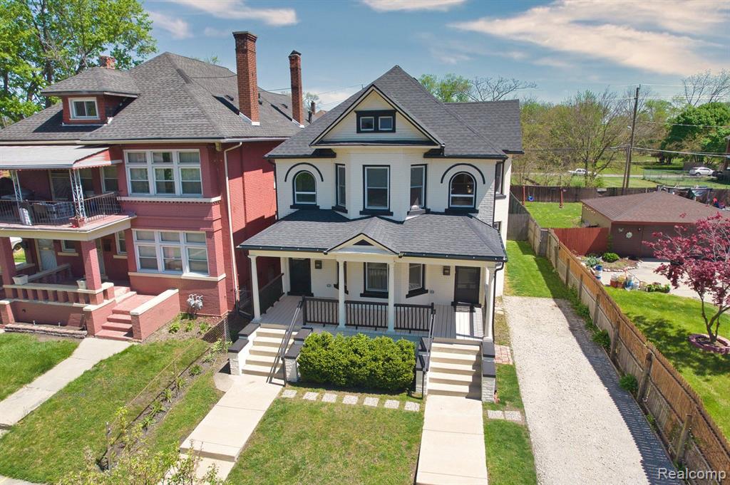 2950 Field Street Detroit, MI 48214 - Photo 2 of 48