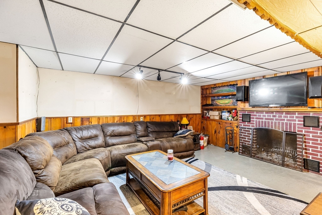59 Kulig Street Springfield, MA 01104 - Photo 24 of 32 Gallery Image 24