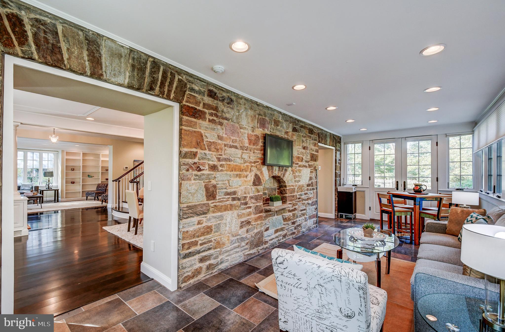 216 St Dunstans Road Baltimore, MD 21212 - Photo 15 of 47 Stone feature wall