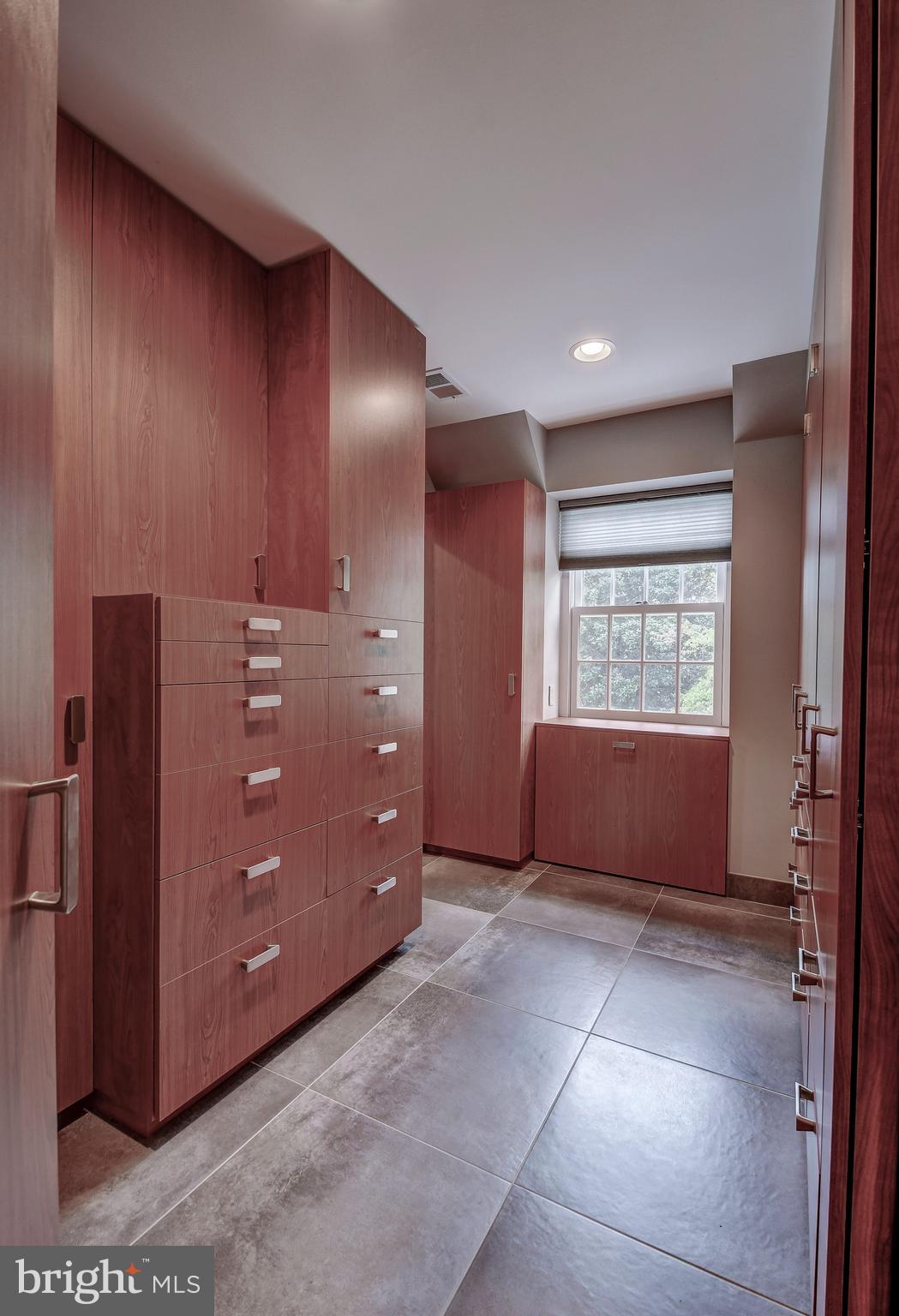 216 St Dunstans Road Baltimore, MD 21212 - Photo 25 of 47 Custom closet built-ins