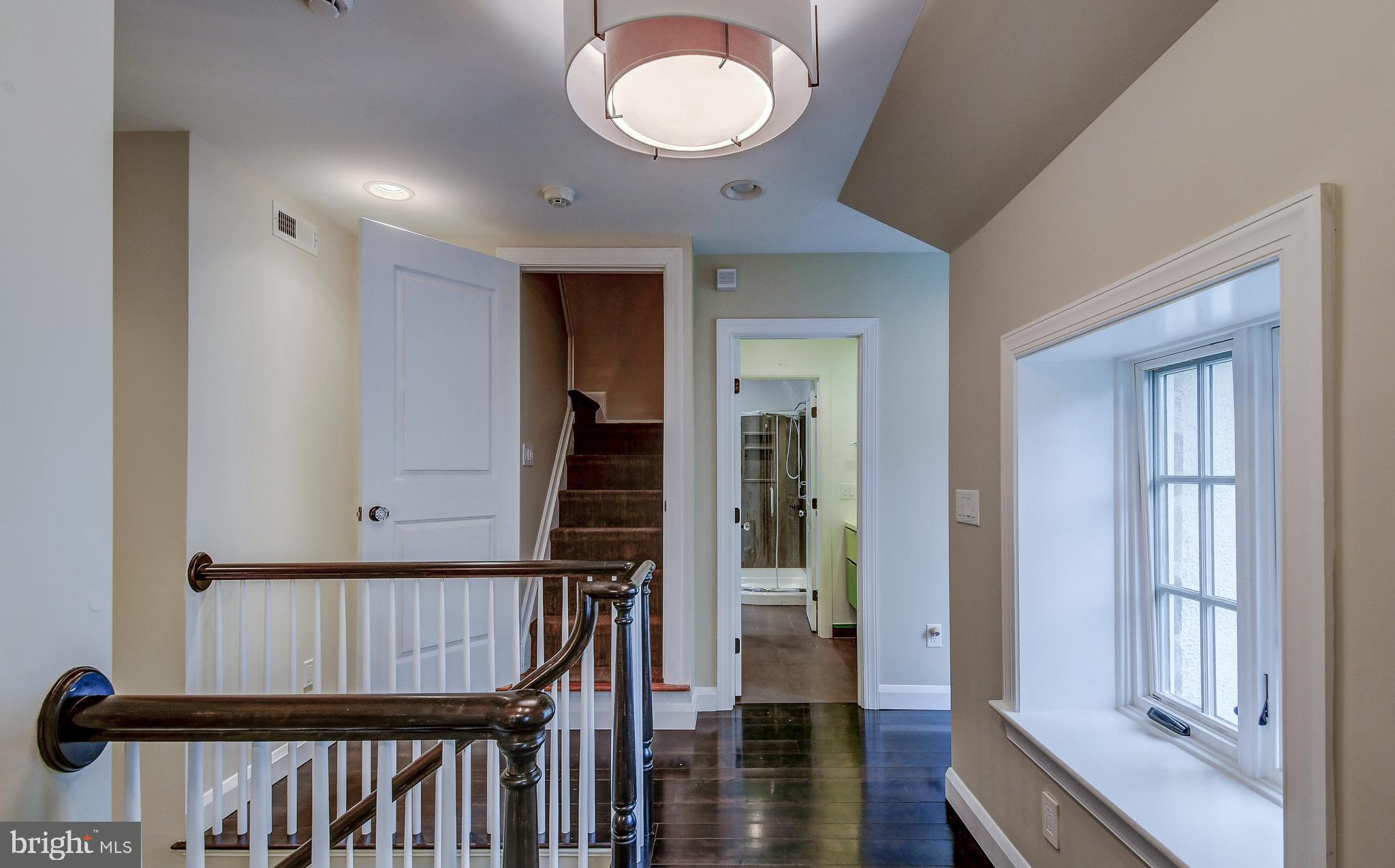 216 St Dunstans Road Baltimore, MD 21212 - Photo 32 of 47 Open & bright