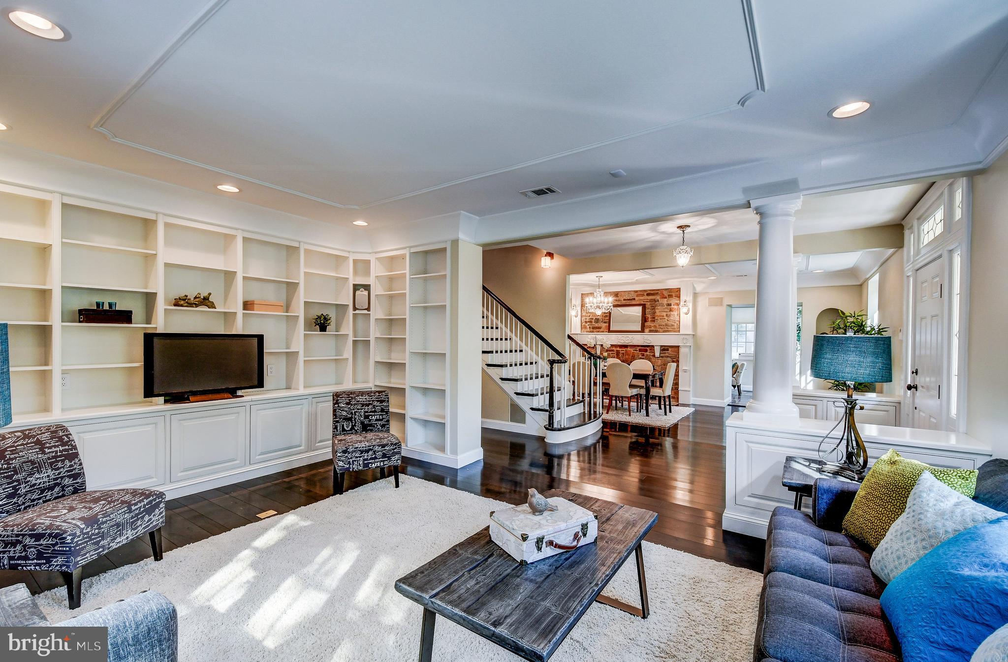 216 St Dunstans Road Baltimore, MD 21212 - Photo 10 of 47 Incredible built-ins