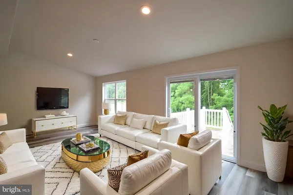 $355,000 | 221 Lucille Way, Fleetwood, PA 19522