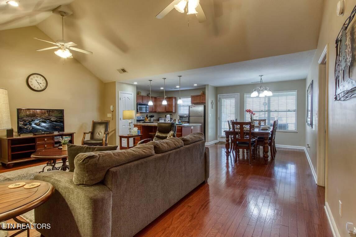 332 Meriwether Way Pigeon Forge, TN 37863 - Photo 6 of 32 1000016515 (1)