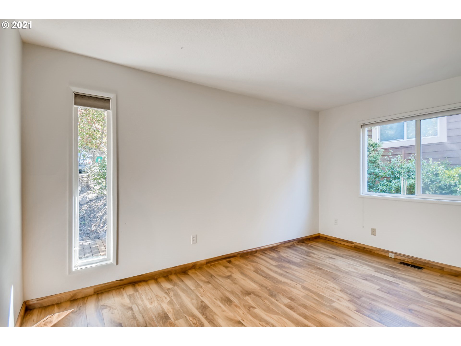 10026 Southwest Quail Post Road Portland, OR 97219 - Photo 15 of 21 Gallery Image 15