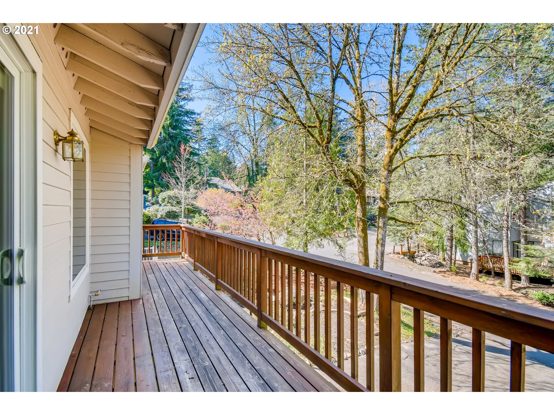 10026 Southwest Quail Post Road Portland, OR 97219 - Photo 16 of 21 Gallery Image 16