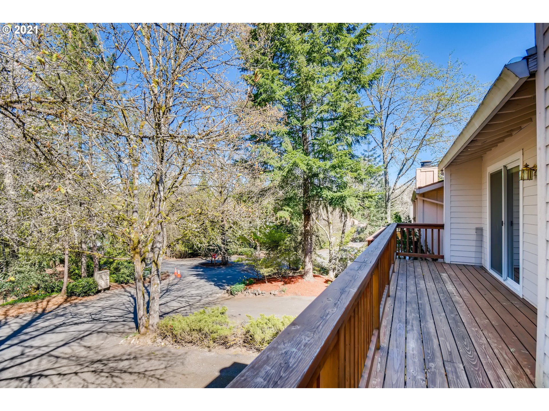 10026 Southwest Quail Post Road Portland, OR 97219 - Photo 17 of 21 Gallery Image 17