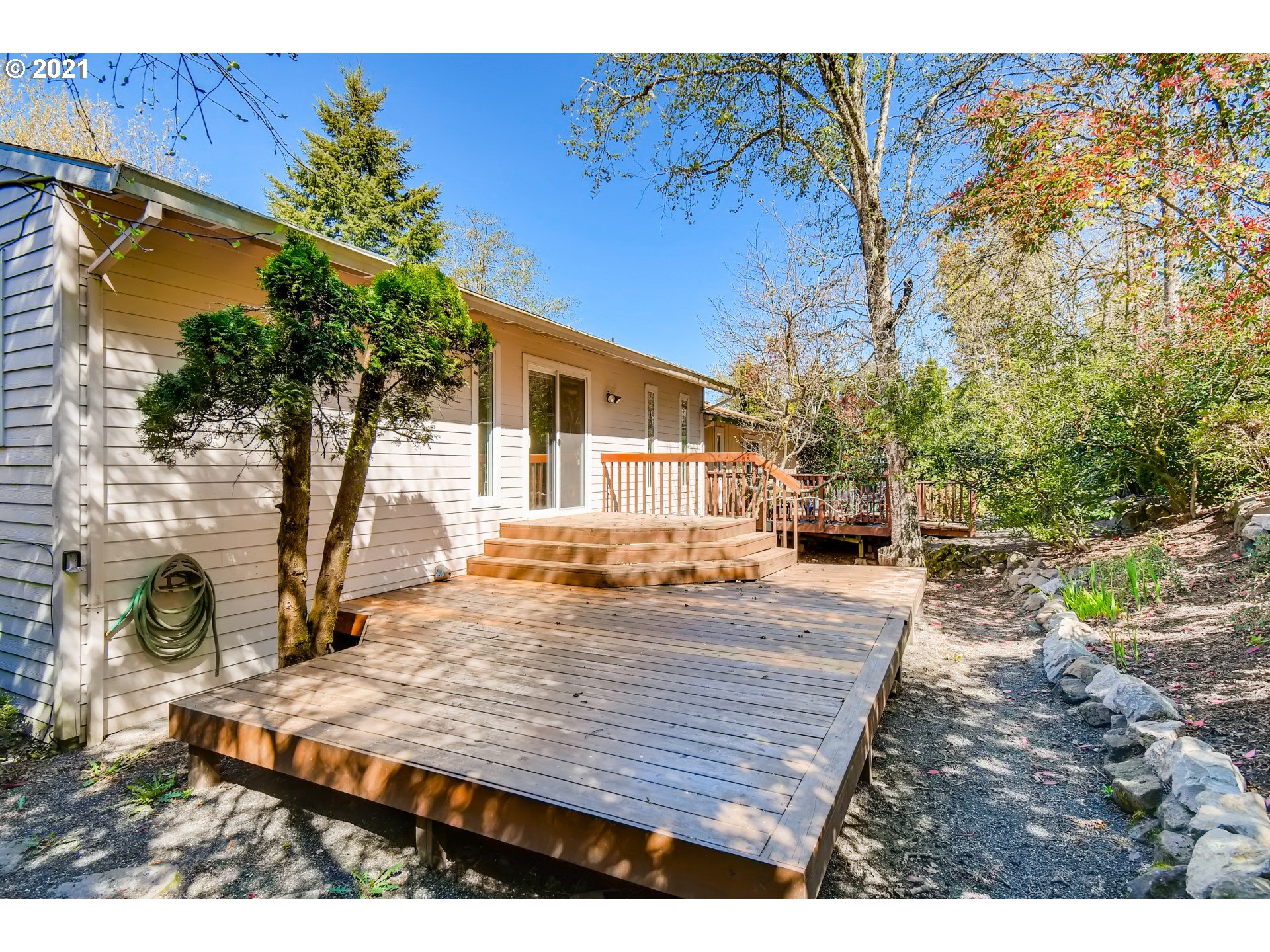 10026 Southwest Quail Post Road Portland, OR 97219 - Photo 19 of 21 Gallery Image 19