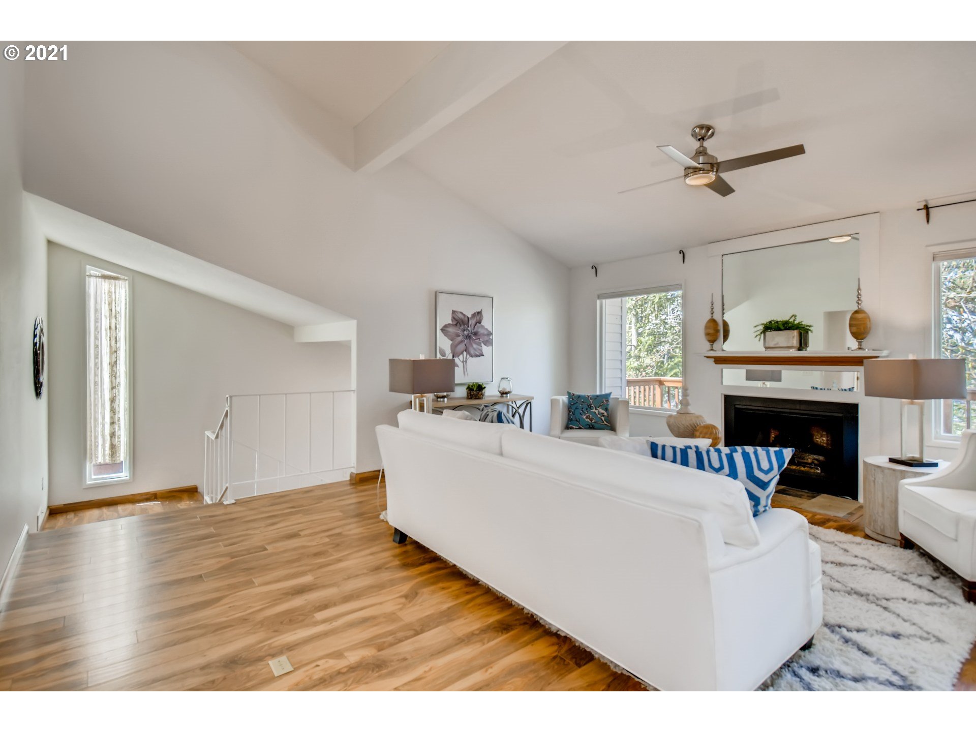 10026 Southwest Quail Post Road Portland, OR 97219 - Photo 4 of 21 Gallery Image 4