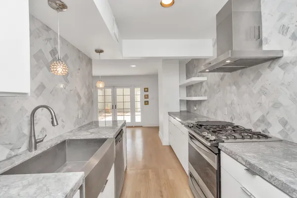 $2,750 | 3934 Roseland Street, Houston, TX 77006