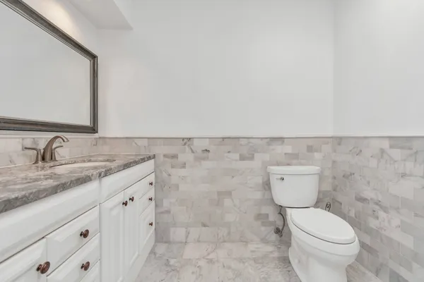 $2,750 | 3934 Roseland Street, Houston, TX 77006