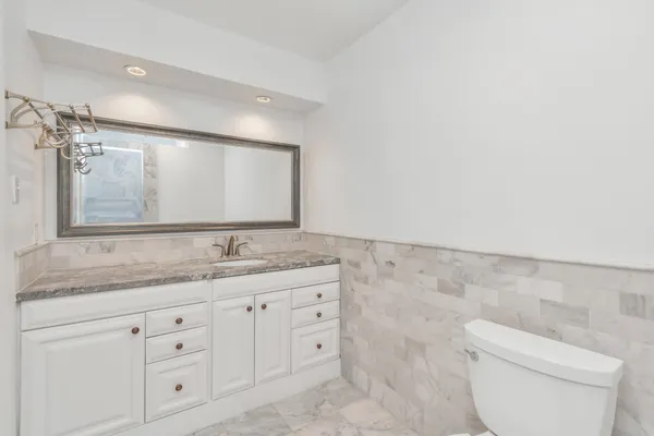 $2,750 | 3934 Roseland Street, Houston, TX 77006